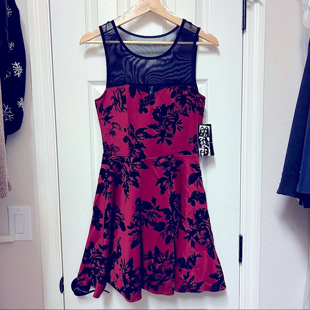 NWT Trixxi sweetheart red dress